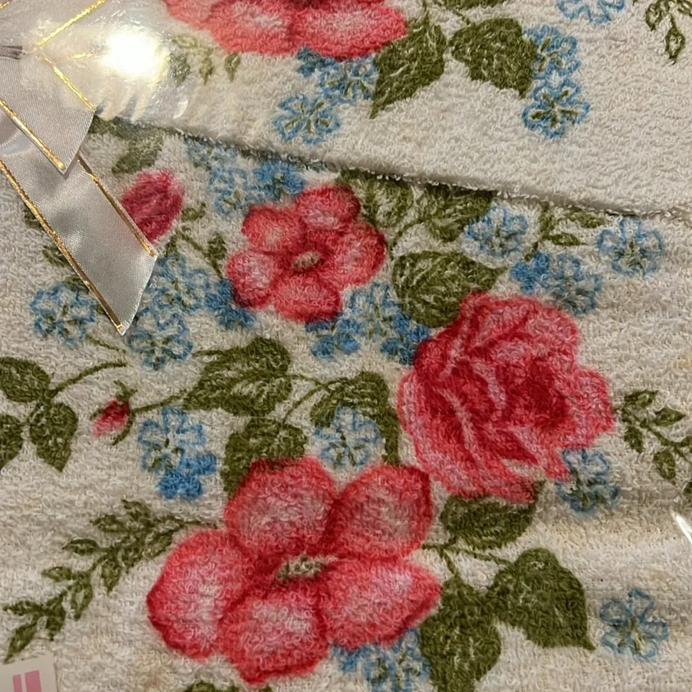 New Vintage Fifth Avenue Originals Cannon bath towel set